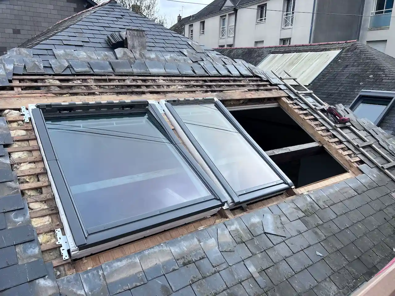 création-verrière-velux-3-en-1-toiture-ardoise